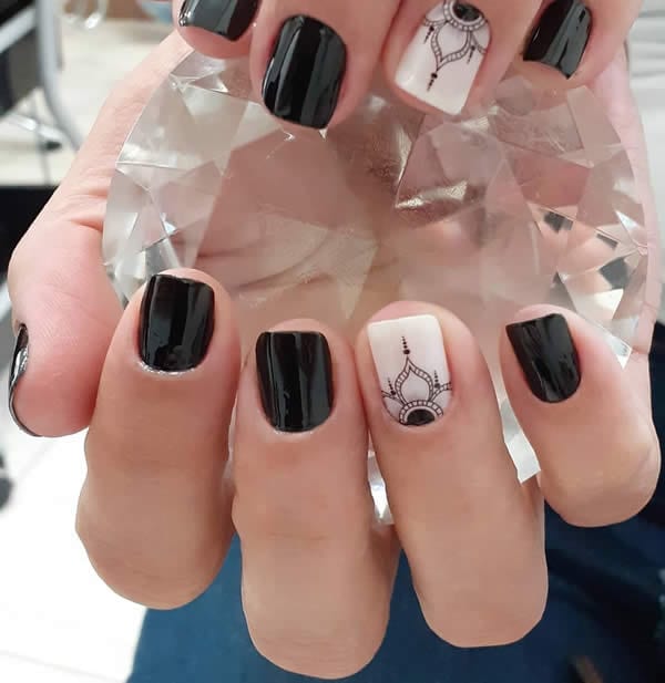 Unhas decoradas pretas e brancas: 10 modelos para te inspirar – Nova Mulher