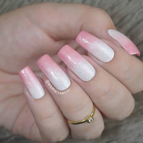 unhas decoradas 2020 branco com rosa e glitter