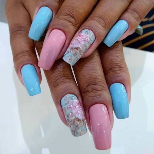 Featured image of post Unhas Decoradas Azul Claro Unhas azul decoradas com flor