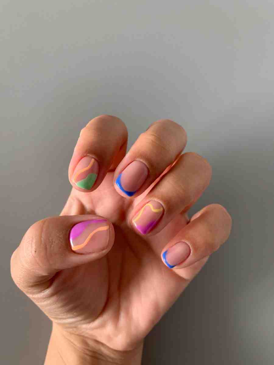 nail art colorida