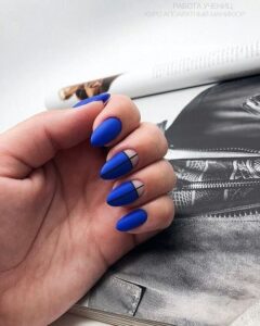 nails art negative space fosco unhas vazadas azuis 1