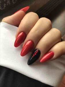 unhas vermelhas com preto