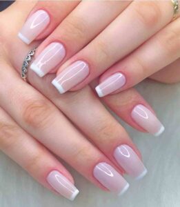 Belas unhas de porcelana