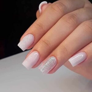 Unhas feitas de acrigel 